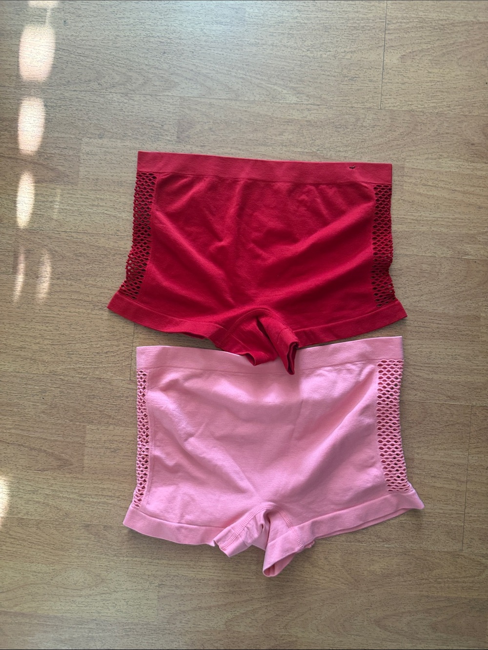 Women’s High-Waist Seamless Shorts - Red & Pink